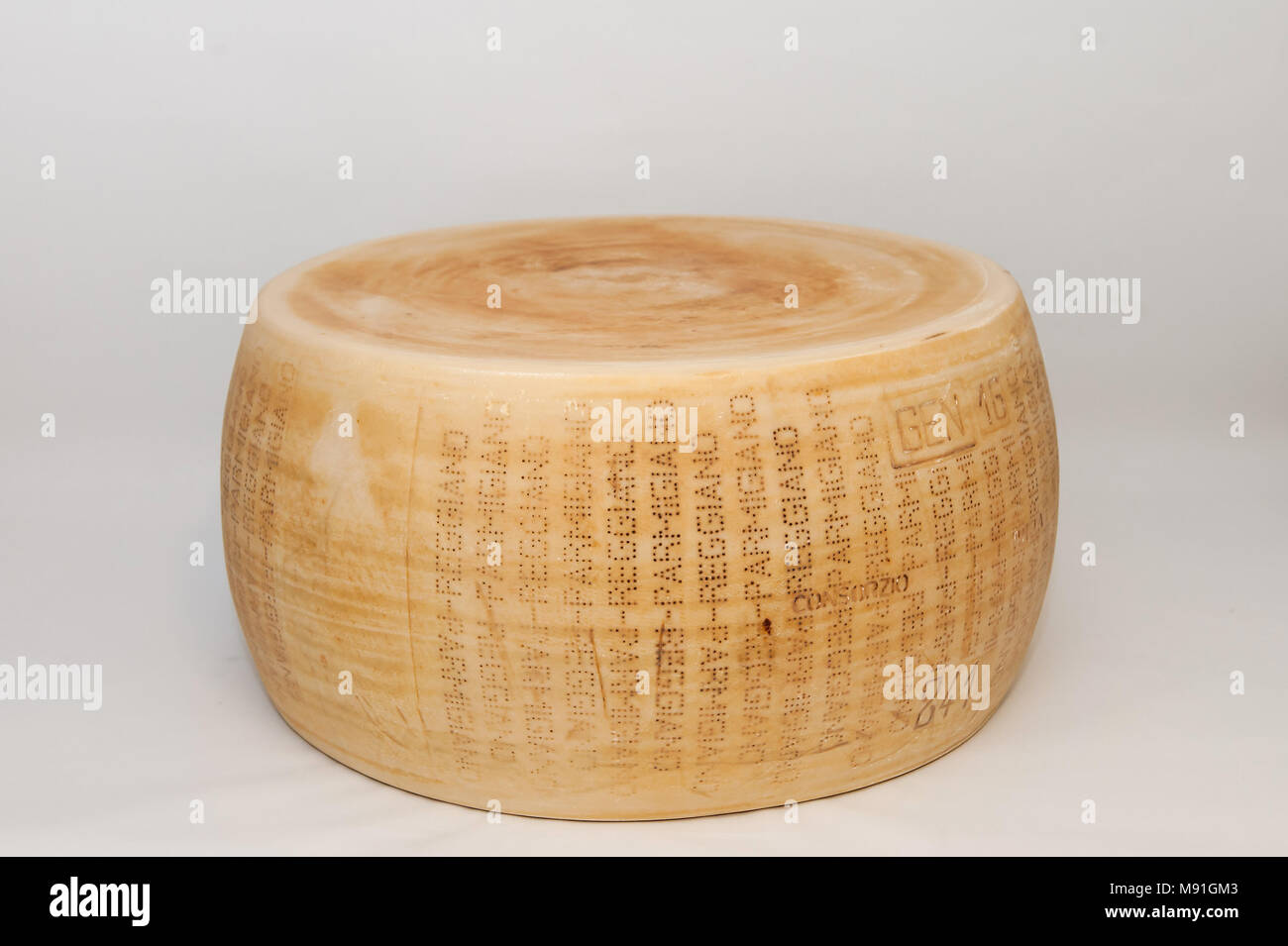 https://c8.alamy.com/comp/M91GM3/parmigiano-reggiano-pdo-M91GM3.jpg