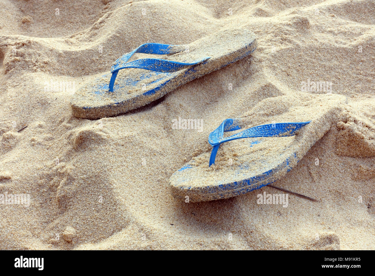 Flip flops beach hi-res stock photography and images - Alamy