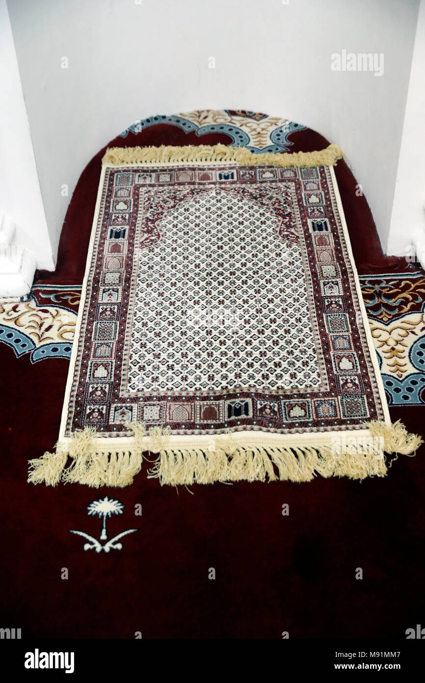 Al noor mosque. Prayer mat. Hanoi. Vietnam Stock Photo Alamy