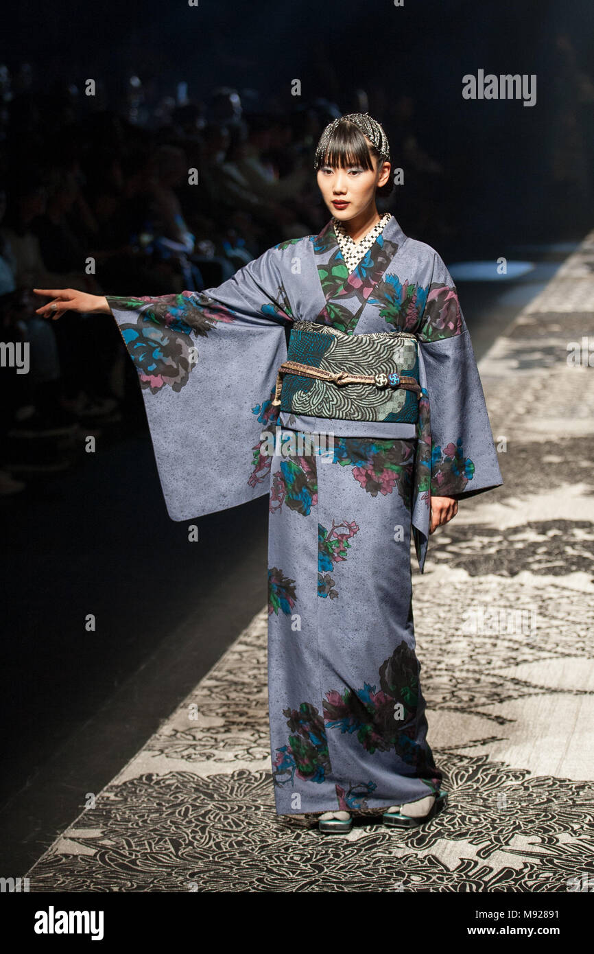 Kimono designer hi-res stock photography and images - Alamy