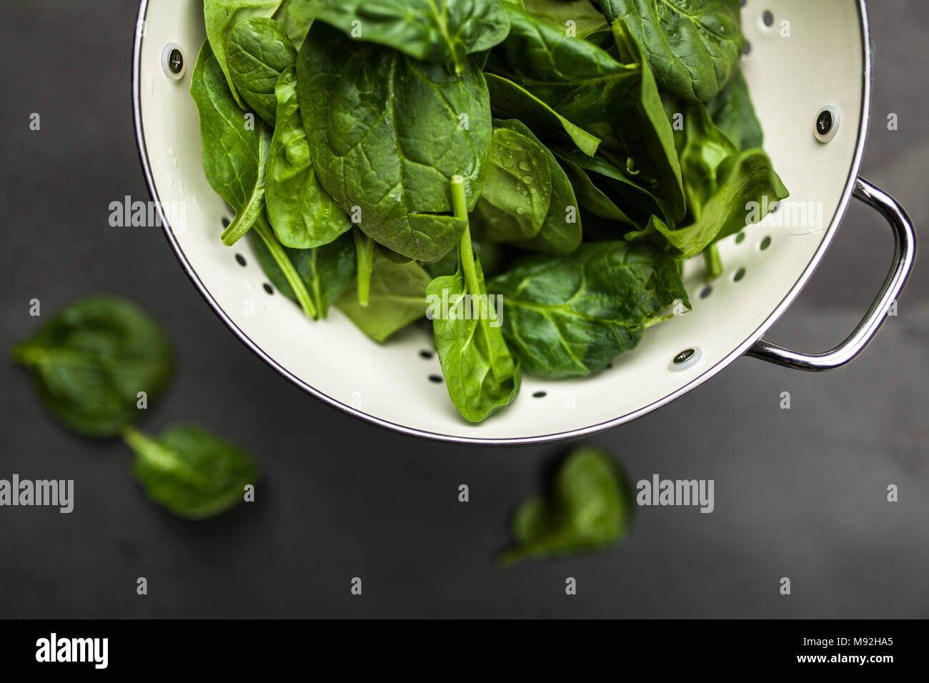 Baby spinach leaves Stock Photo - Alamy