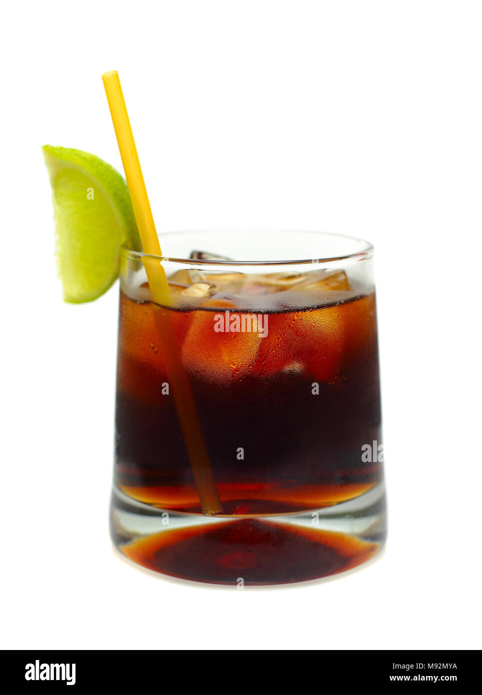 Dark rum and coke with lemon hires stock photography and images Alamy