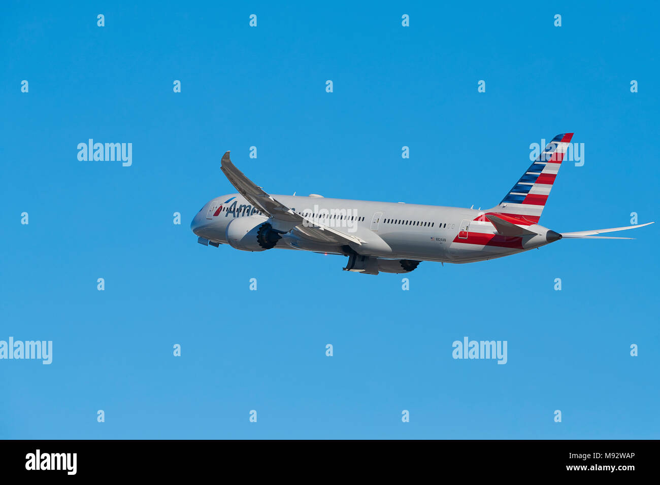 American Airlines Boeing 787-900 Dreamliner Passenger Jet Taking Off From Los Angeles International Airport, LAX. California, USA. Stock Photo