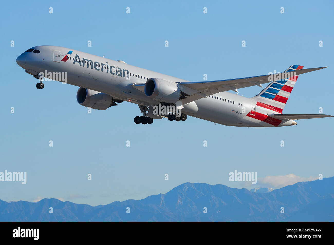 American Airlines Boeing 787 900 Dreamliner Passenger Jet Taking Off American Airlines Boeing 787 900 Dreamliner Passenger Jet Taking Off