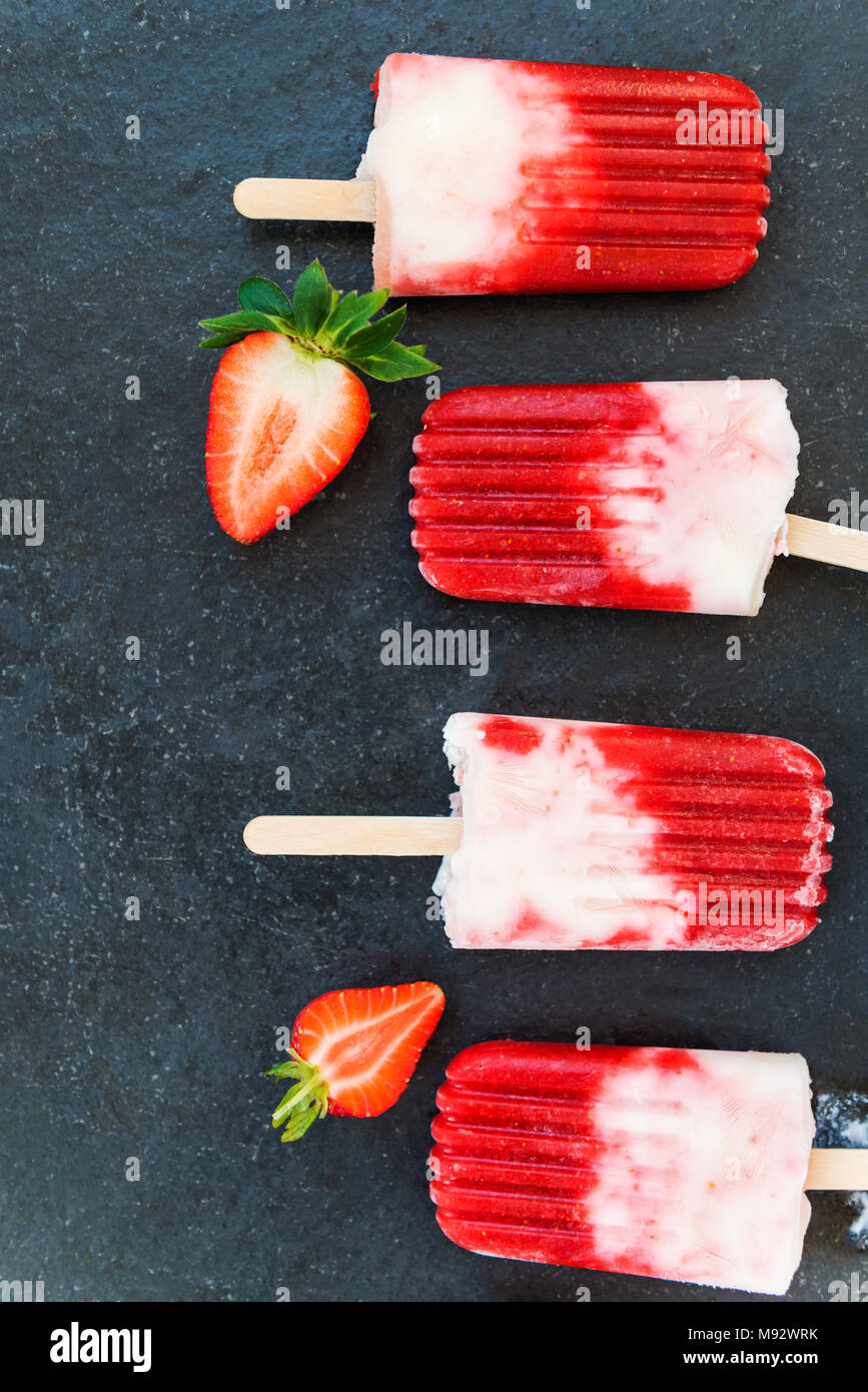 Homemade Vegan Strawberry Popsicle with Strawberry Juice and ...