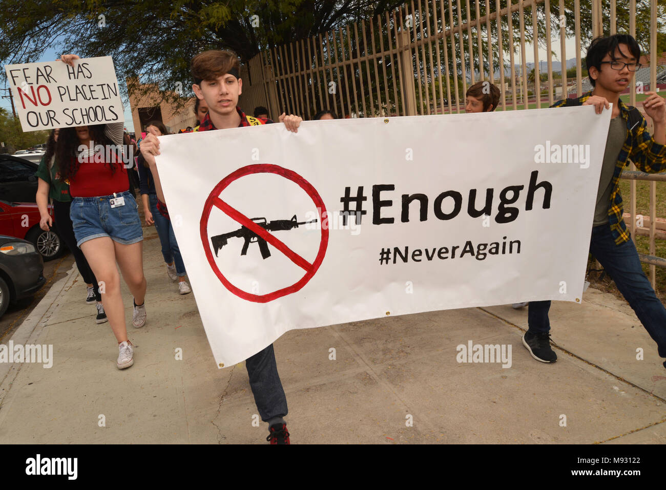Hundreds of Tucson High School students walk out of class in Tucson, Arizona, USA, on March 14, 2018, in remembrance of victims of the shooting at Mar Stock Photo