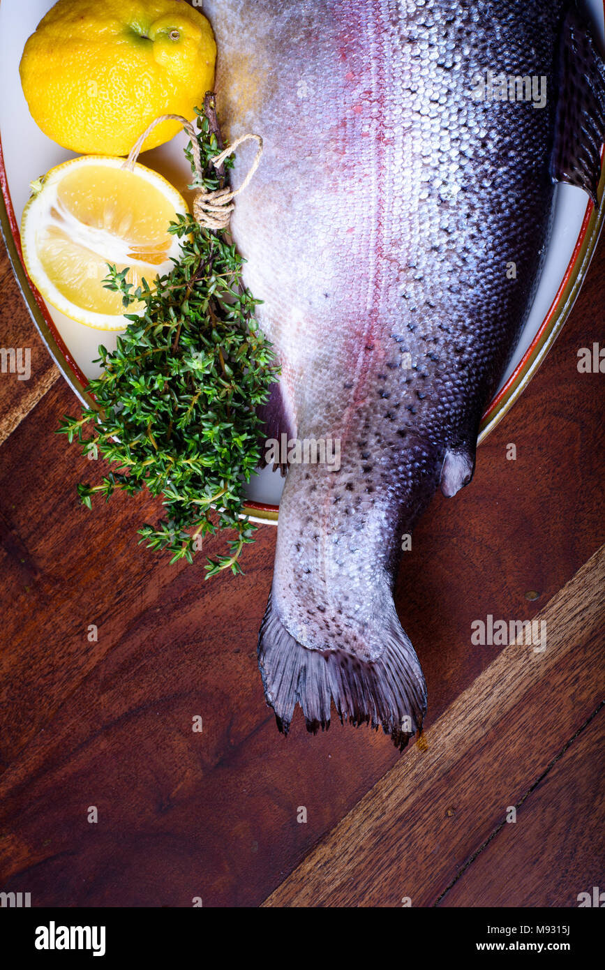 Fresh salmon tale hi-res stock photography and images - Alamy