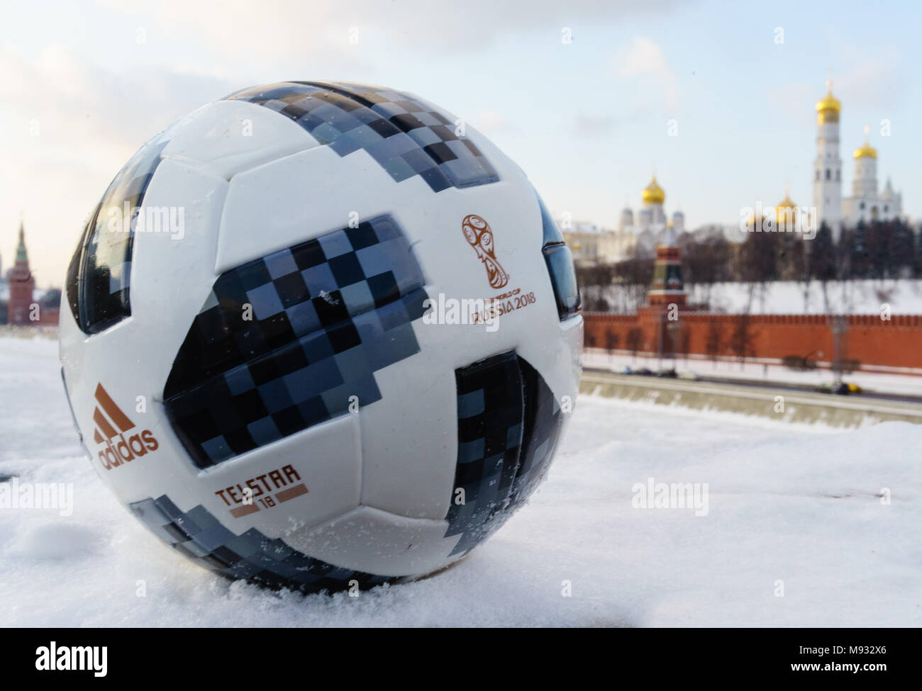 Adidas telstar 18 hi-res stock photography and images - Page 2 - Alamy