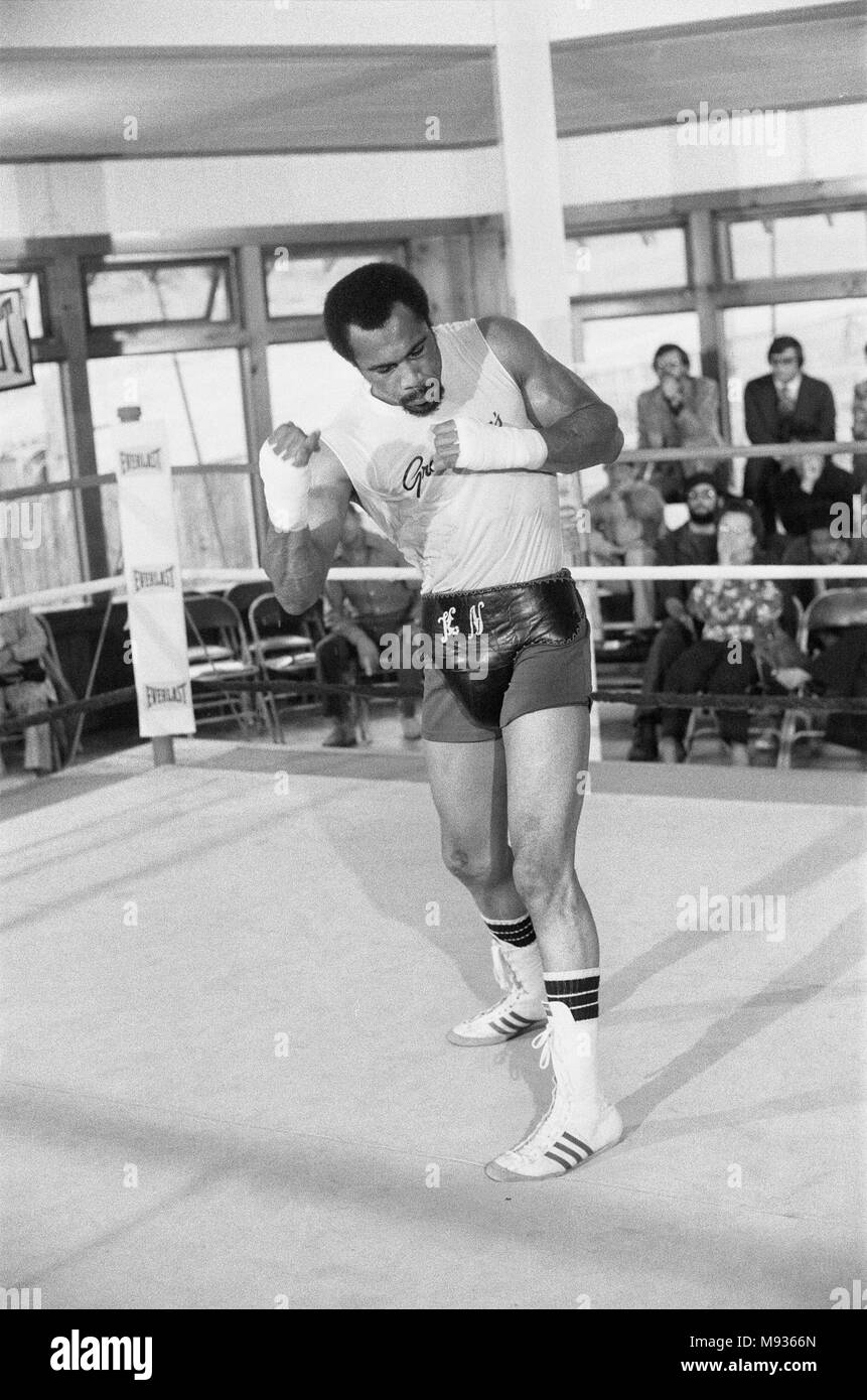 Ken Norton training at the Solar Gym ahead of his third