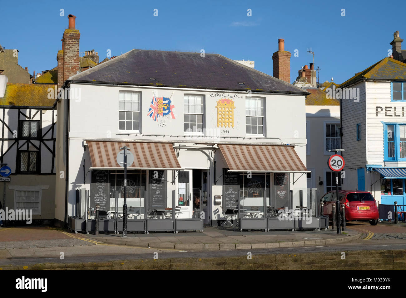 The old custom house oyster bar and seafood restaurant, hastings, uk