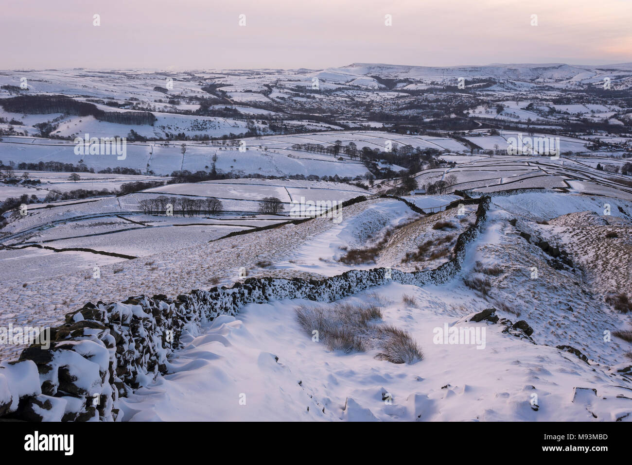 Chapel en le frith winter hires stock photography and images Alamy
