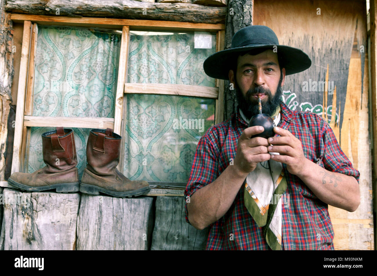 Gaucho drinking mate hi-res stock photography and images - Alamy