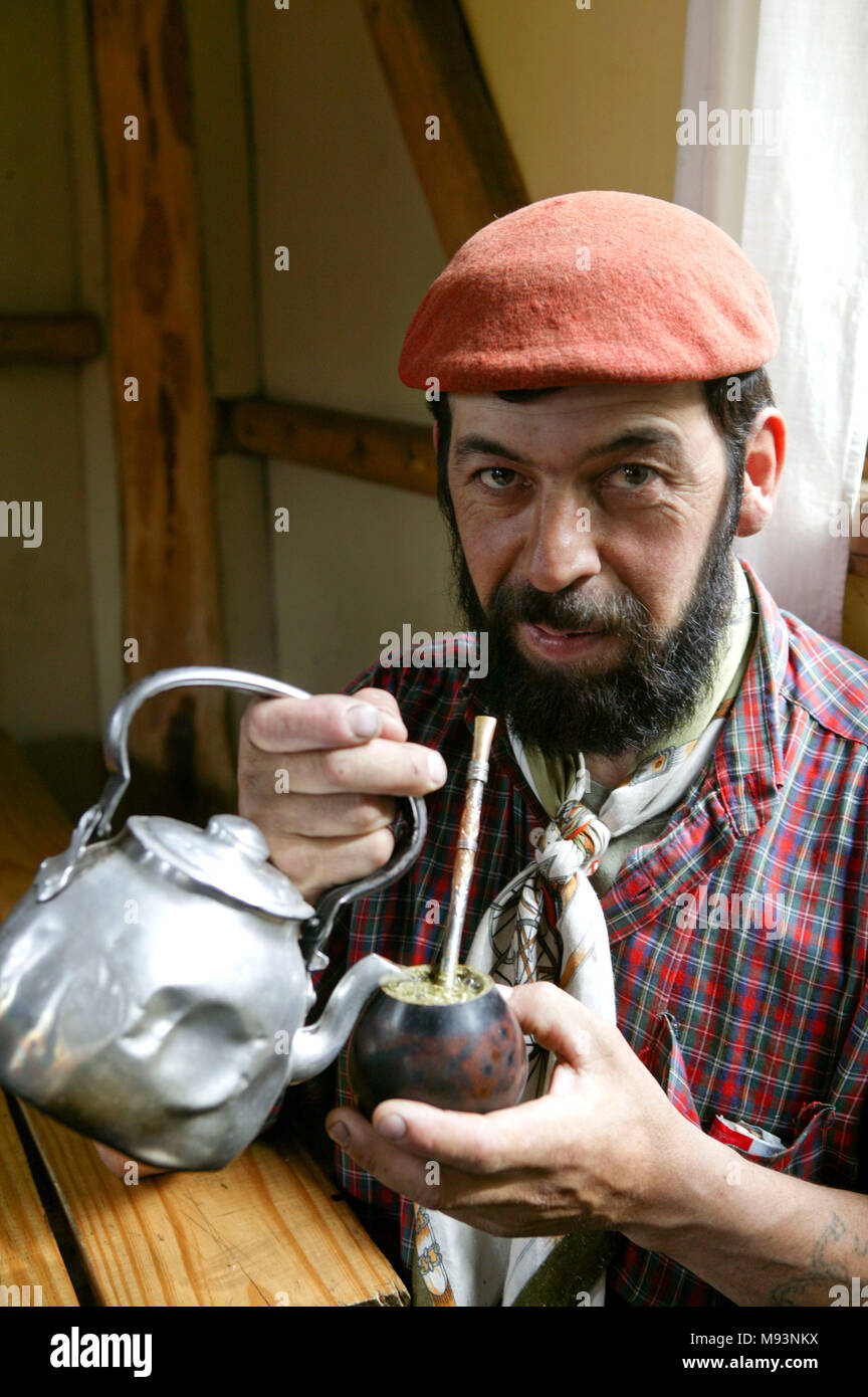 Gaucho drinking mate hi-res stock photography and images - Alamy