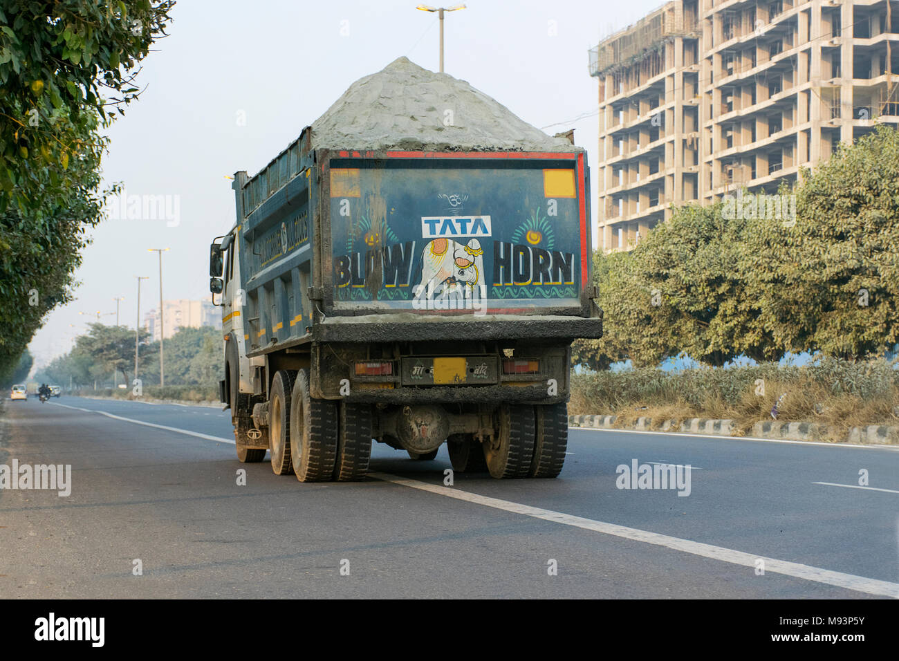 Indian loaded truck hires stock photography and images Alamy
