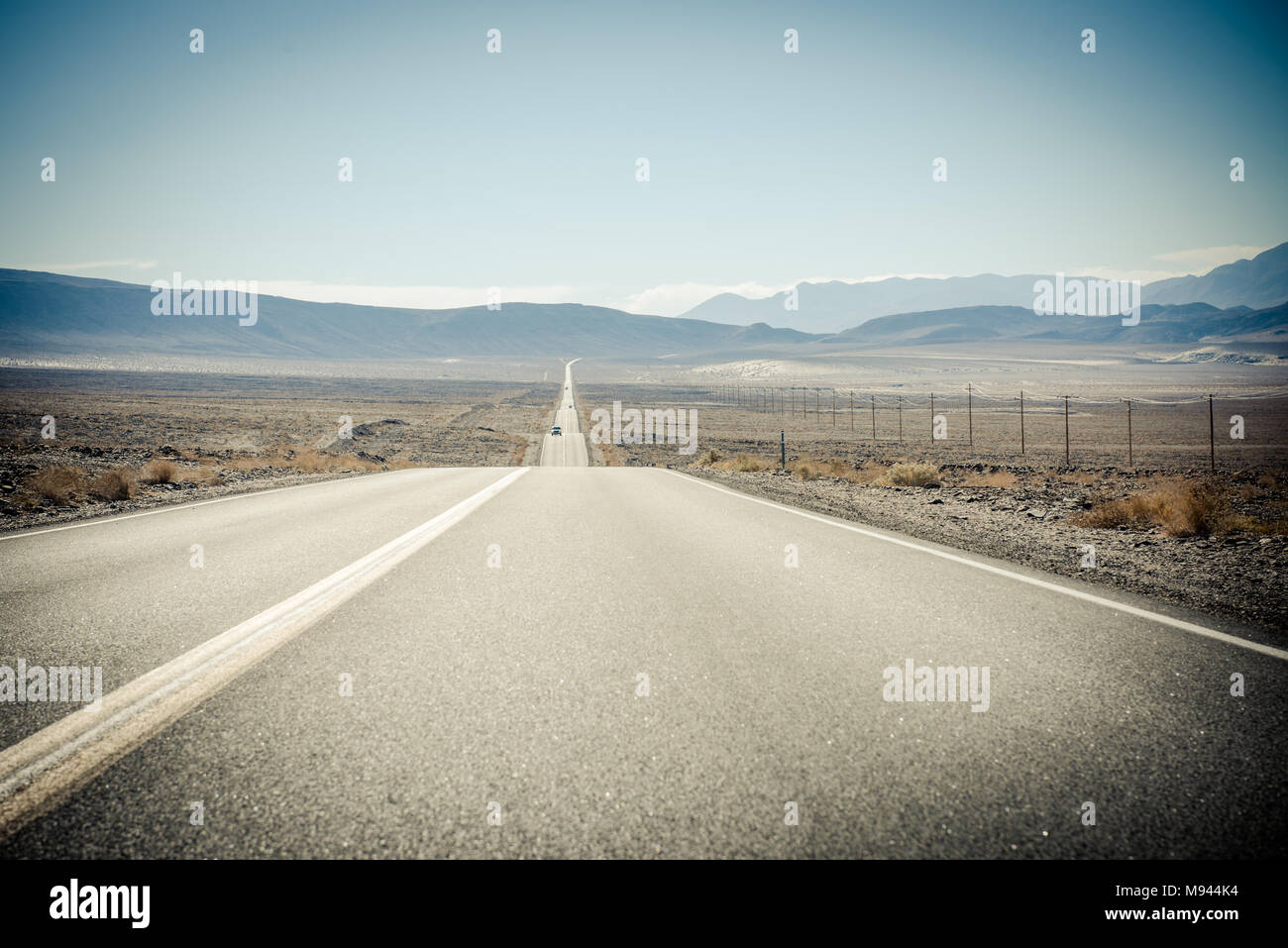 Lonely road in death hi-res stock photography and images - Alamy