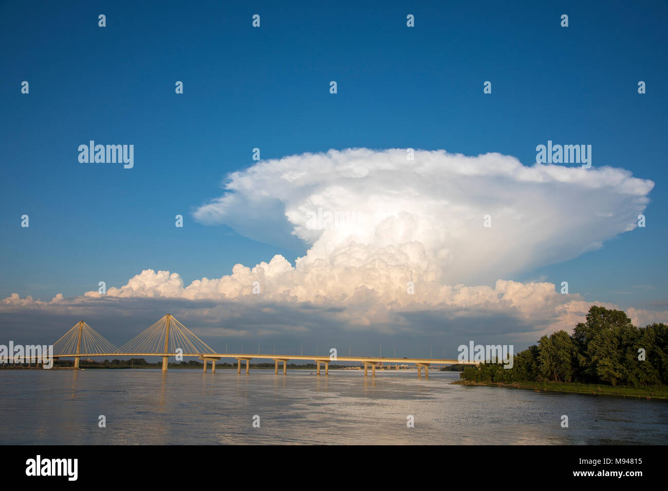 63895-15312 Clark Bridge over Mississippi River and thunderstorm (Cumulonimbus Cloud) Alton, IL Stock Photo