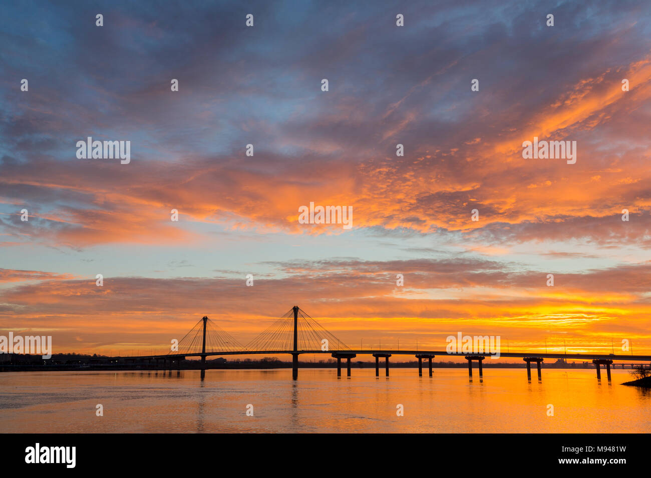 63895-15420 Clark Bridge at sunrise over Mississippi River Alton, IL Stock Photo