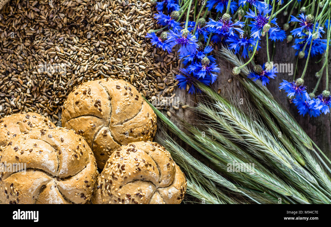 Fresh bread rolls or buns, bakery backgrounds Stock Photo Alamy
