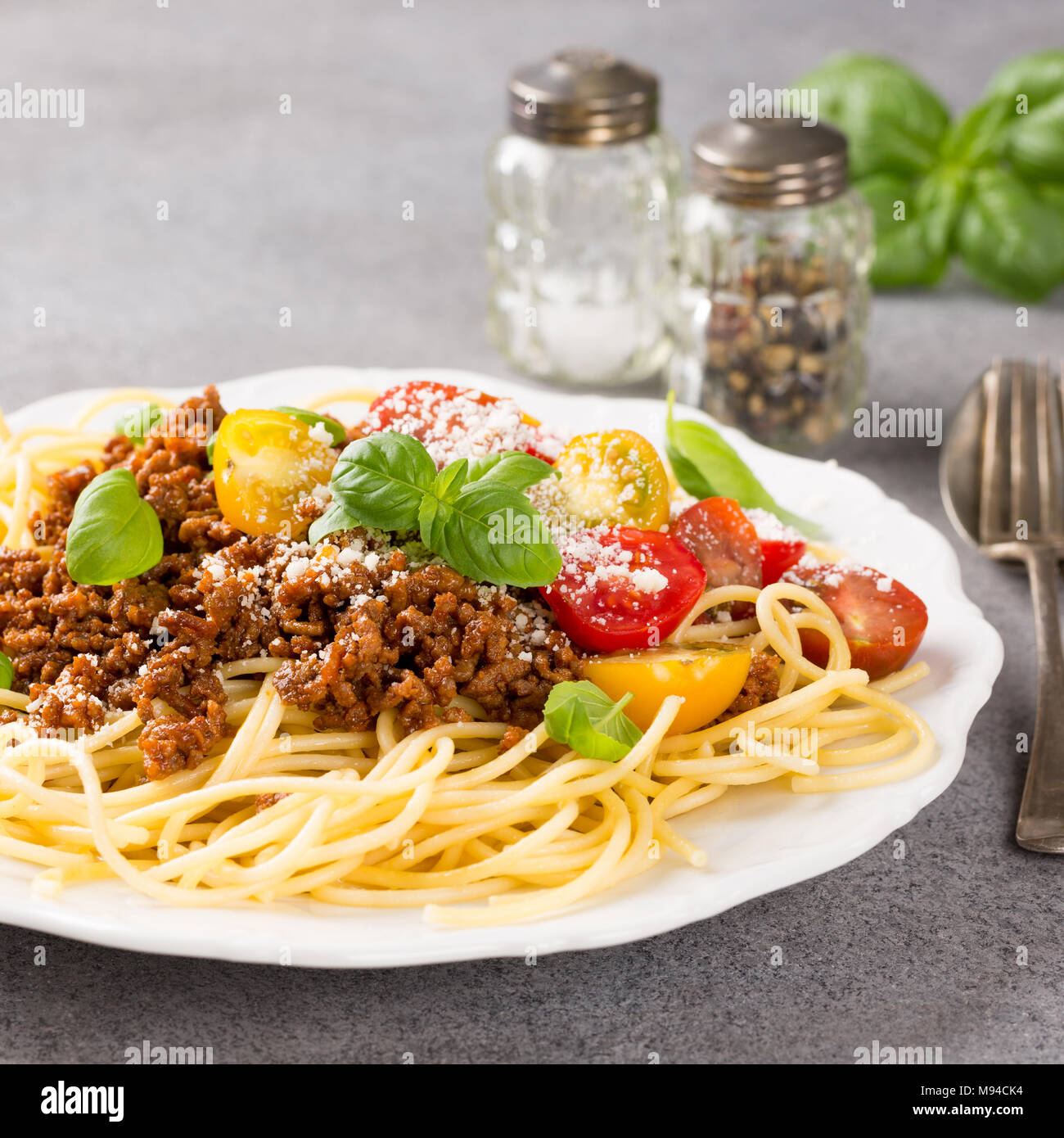 Spaghetti Bolognaise topped with minced beef Stock Photo Alamy