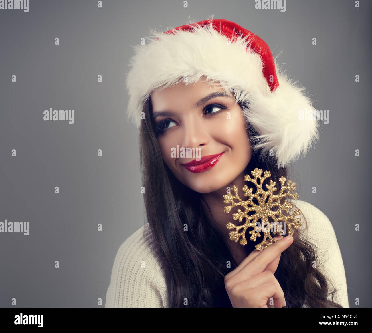 Dark skin girl wearing hat hi-res stock photography and images - Alamy