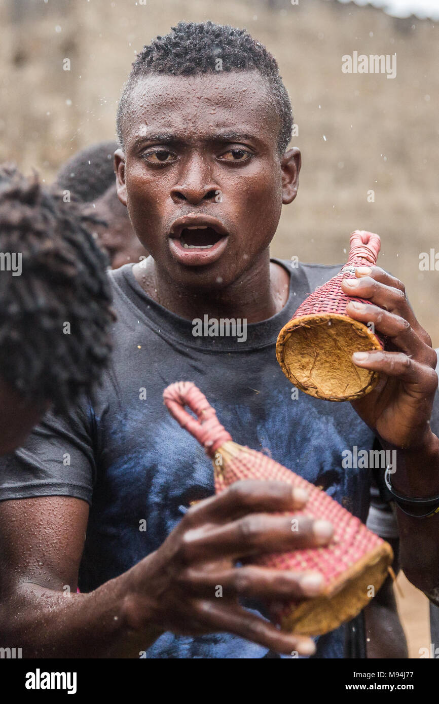 Voodoo ceremony in benin west hi-res stock photography and images - Alamy