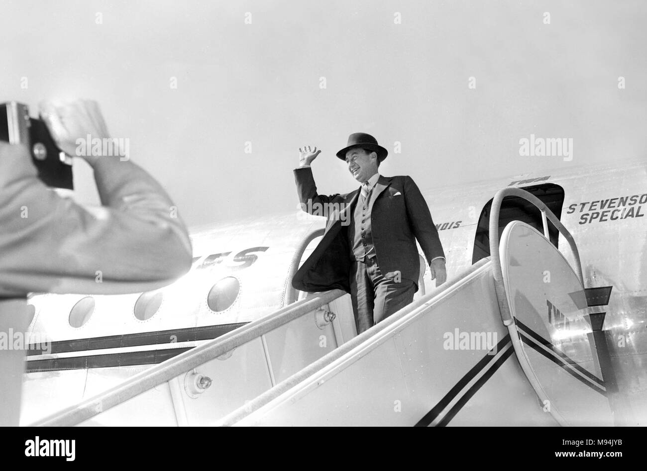 Democratic presidential candidate Adlai Stevenson arrives to campaign in Kansas City, Missouri in 1952. Stock Photo