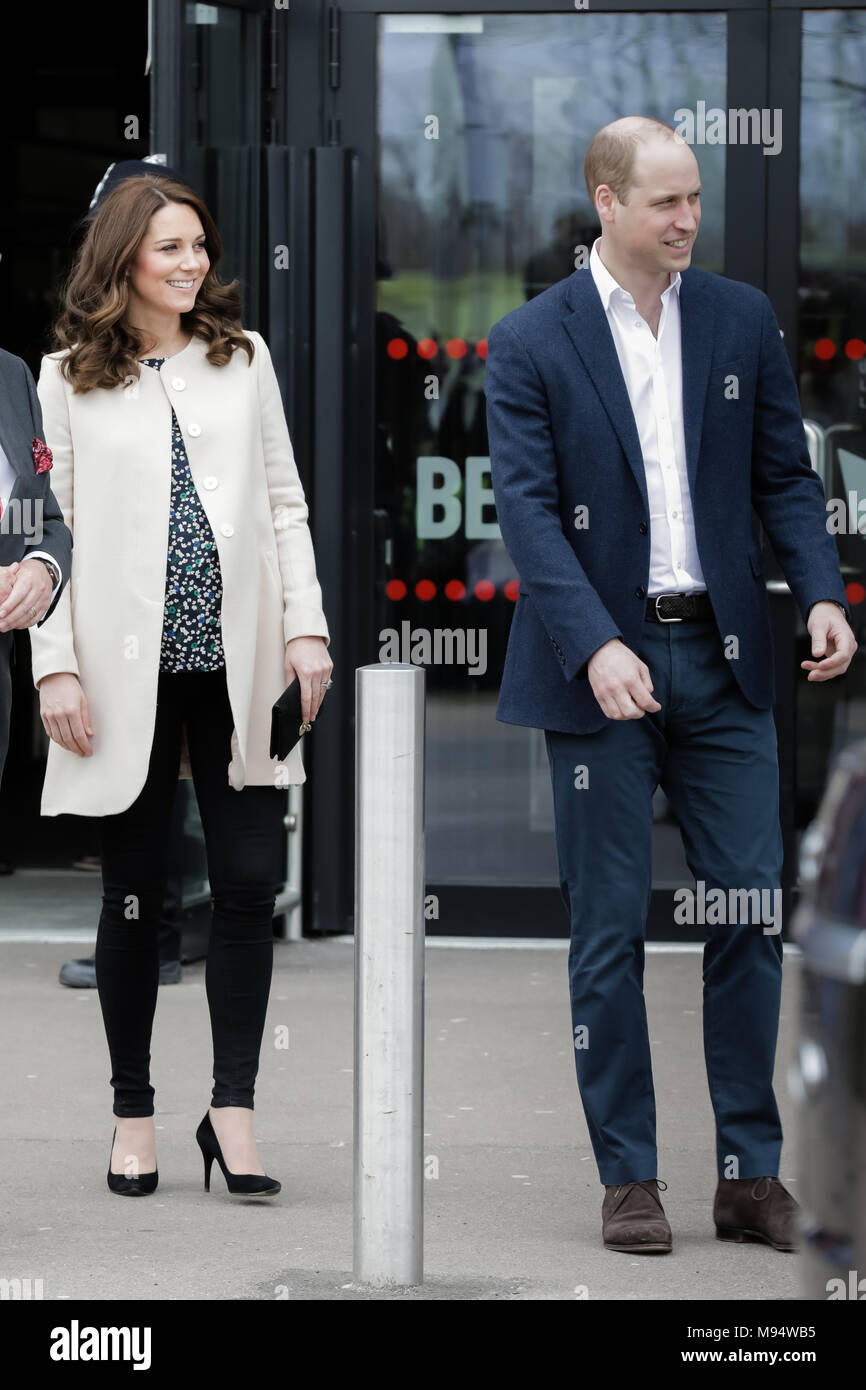 Copperbox Arena, London, UK. 22nd Mar, 2018. The Duke and Duchess of Cambridge leaving a SportsAid event at the Copperbox in the Olympic Park, London, UK  SportsAid is a charity which helps young British sportsmen and women aspiring to be the country's next Olympic, Paralympic, Commonwealth and world champions.  Today is the last day of public engagements before she goes on maternity leave for the birth of baby Cambridge 3 Credit: Chris Aubrey/Alamy Live News Stock Photo