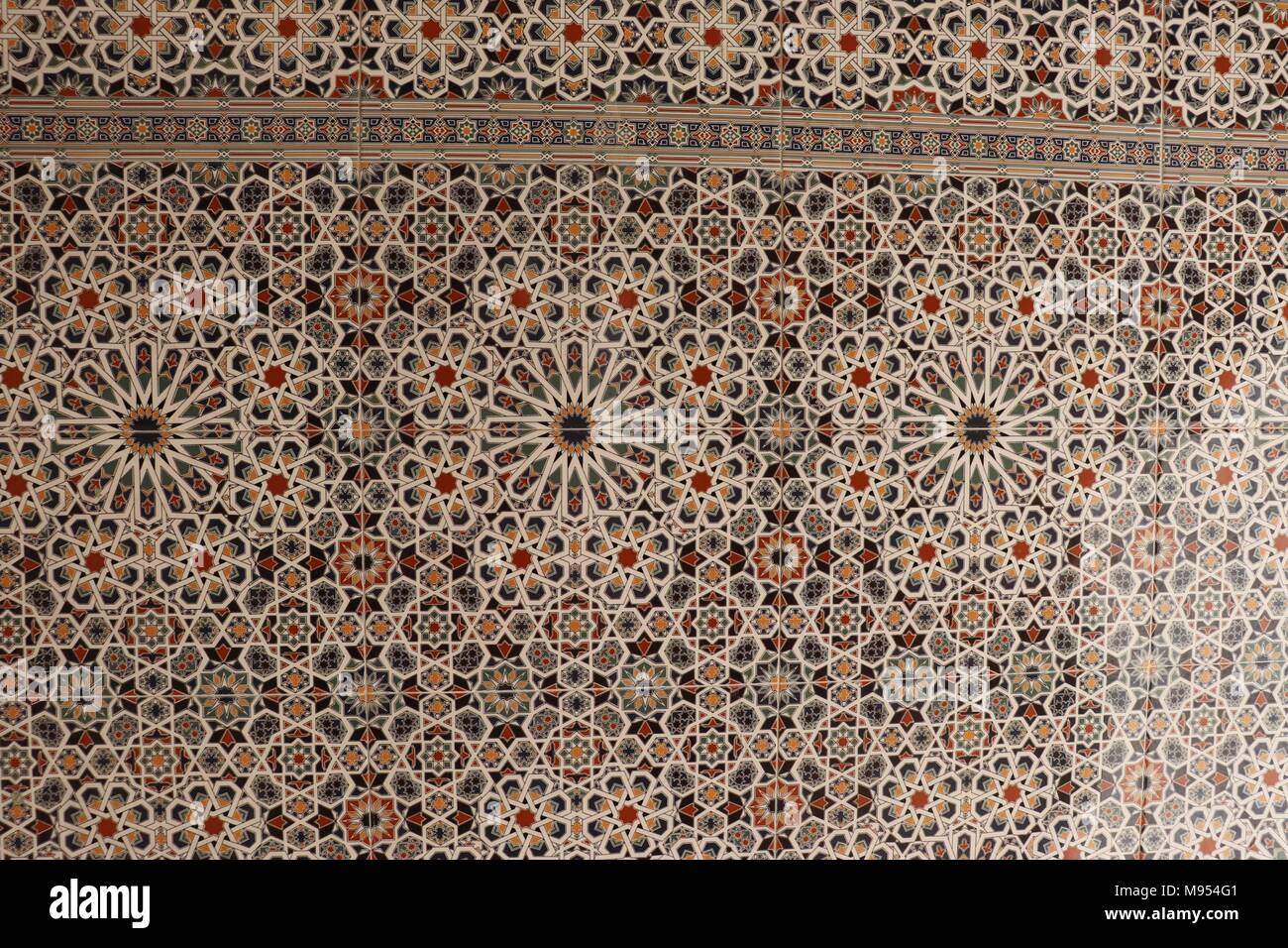 Islamic decorative patterns hi-res stock photography and images - Alamy