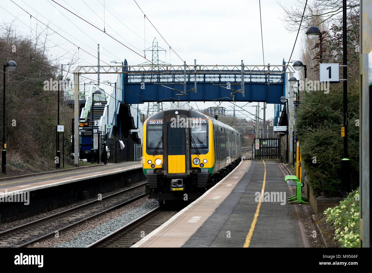 London Northwestern Railway class 350 electric train at Canley station