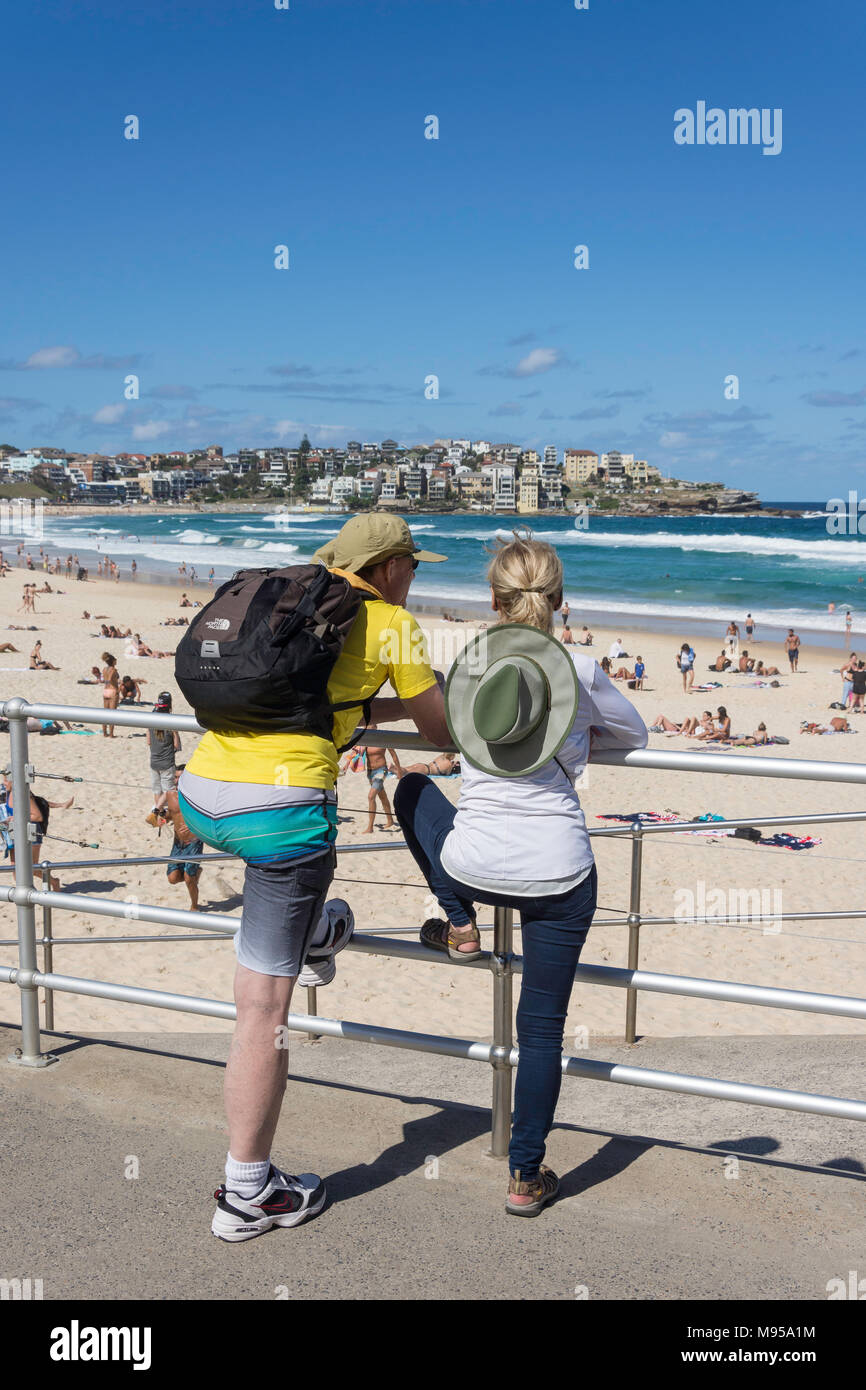 Couple on beach promenade, Bondi Beach, Sydney, New South Wales, Australia Stock Photo