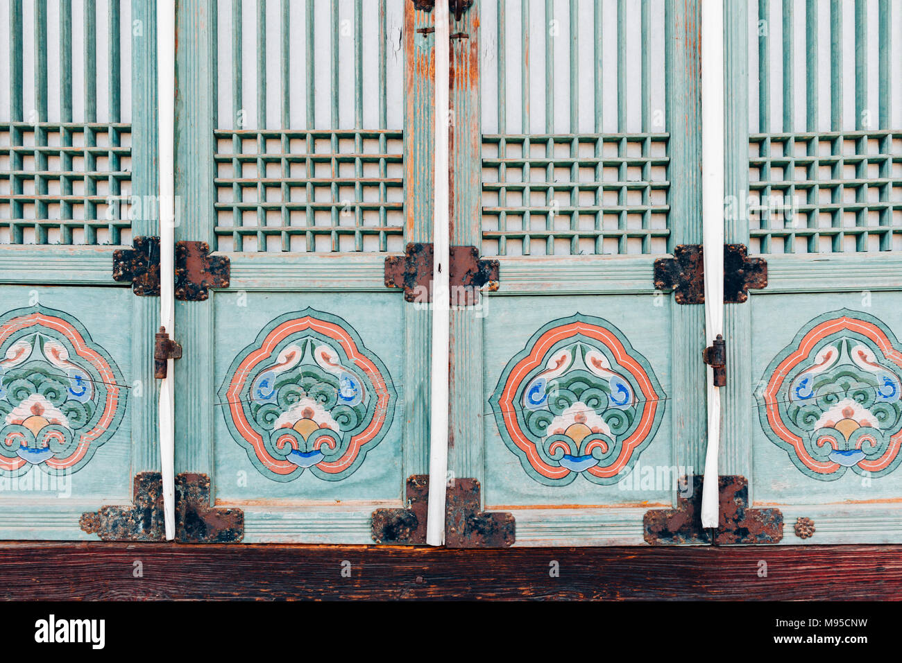 Korean traditional door hi-res stock photography and images - Alamy