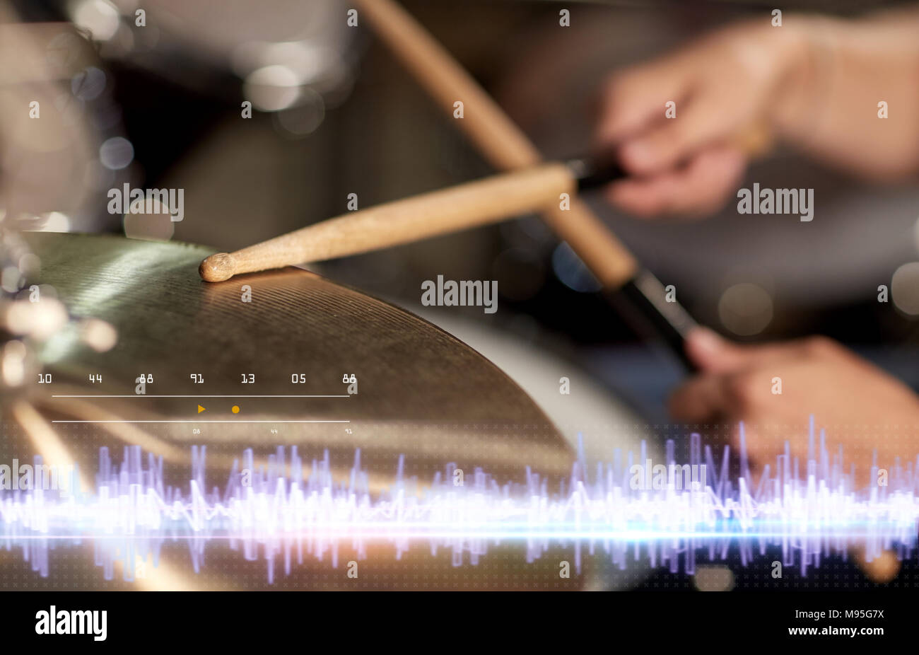 Sound wave drum hires stock photography and images Alamy