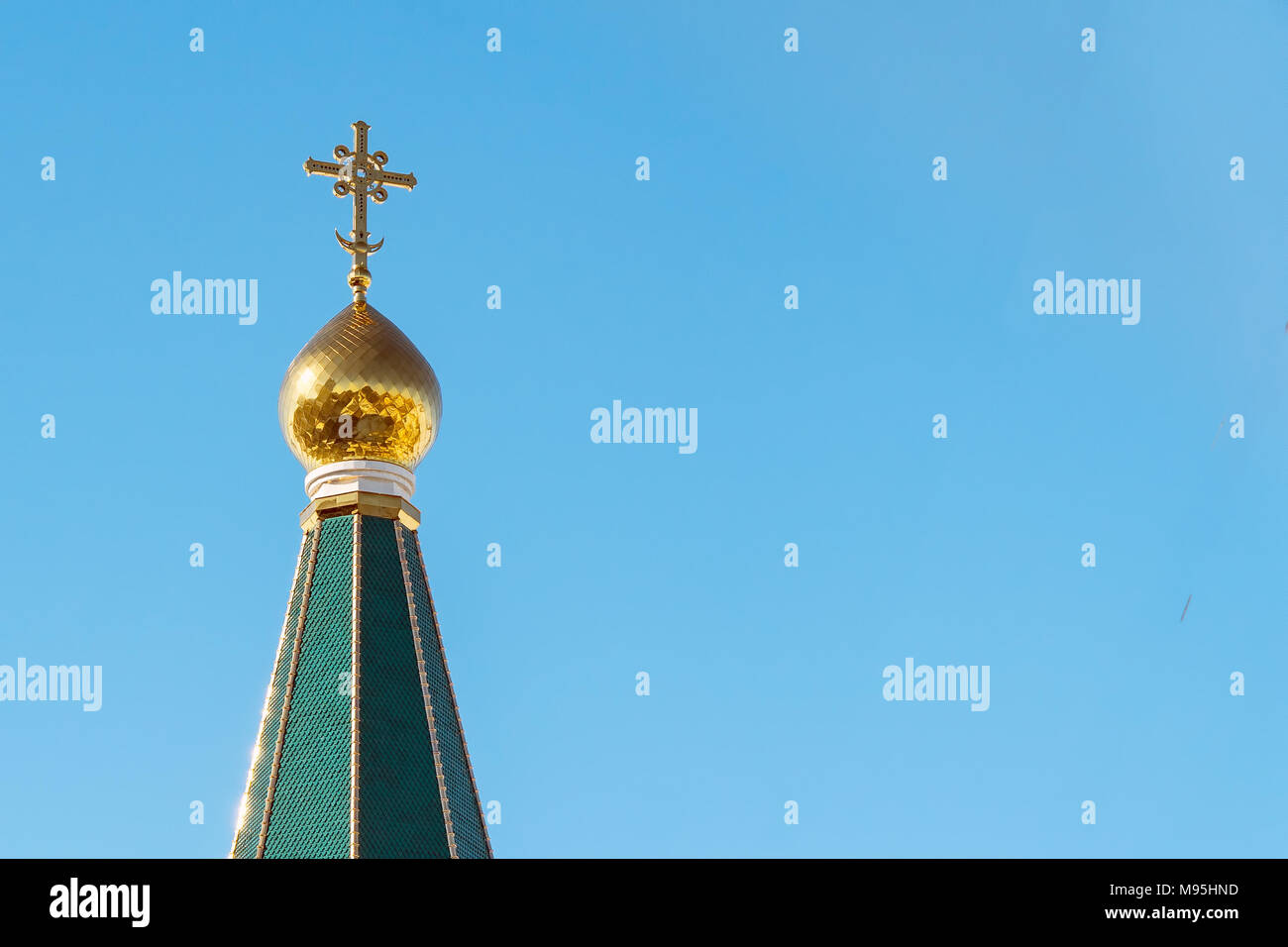 Orthodox cross on the dome of the Church Stock Photo - Alamy