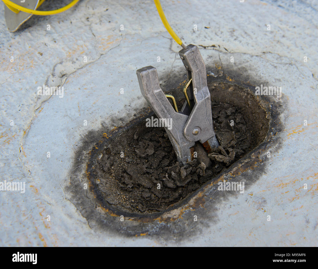 Earthing safety hires stock photography and images Alamy