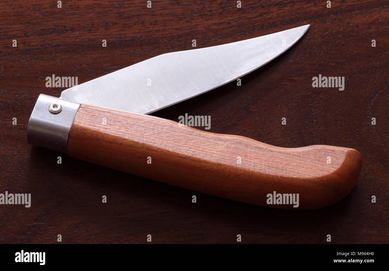 Folding knives hi-res stock photography and images - Alamy