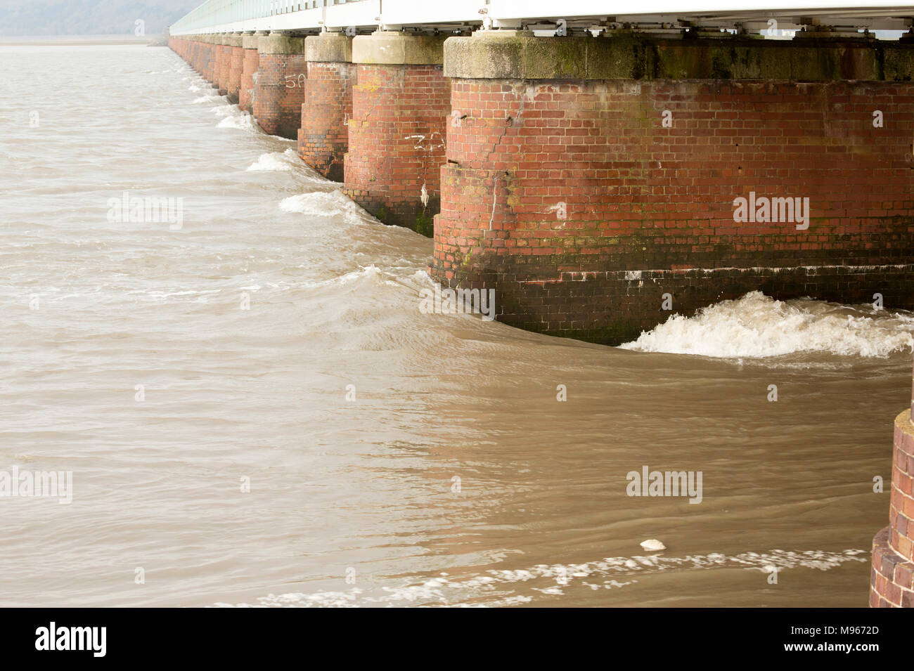Tide in estuary hires stock photography and images Alamy