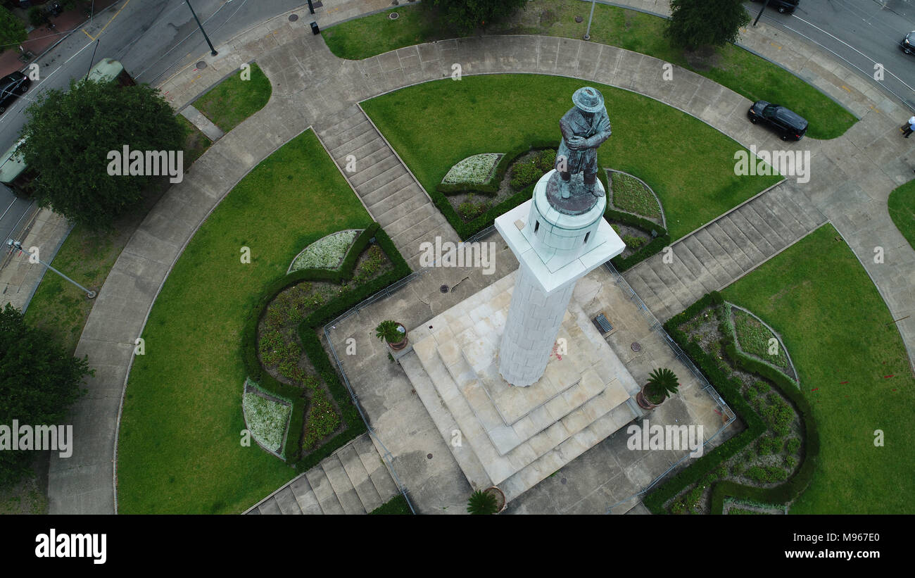 A statue of Civil War General Robert E. Lee overlooks the City of New