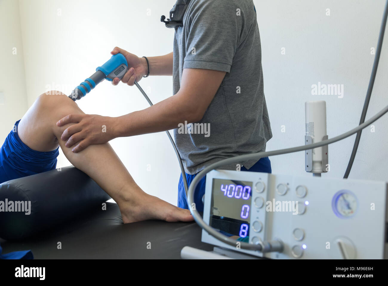 Electro shock hires stock photography and images Alamy