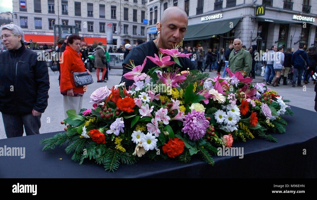 L269 Animals rights defense activists attend Funeral march to pay ...