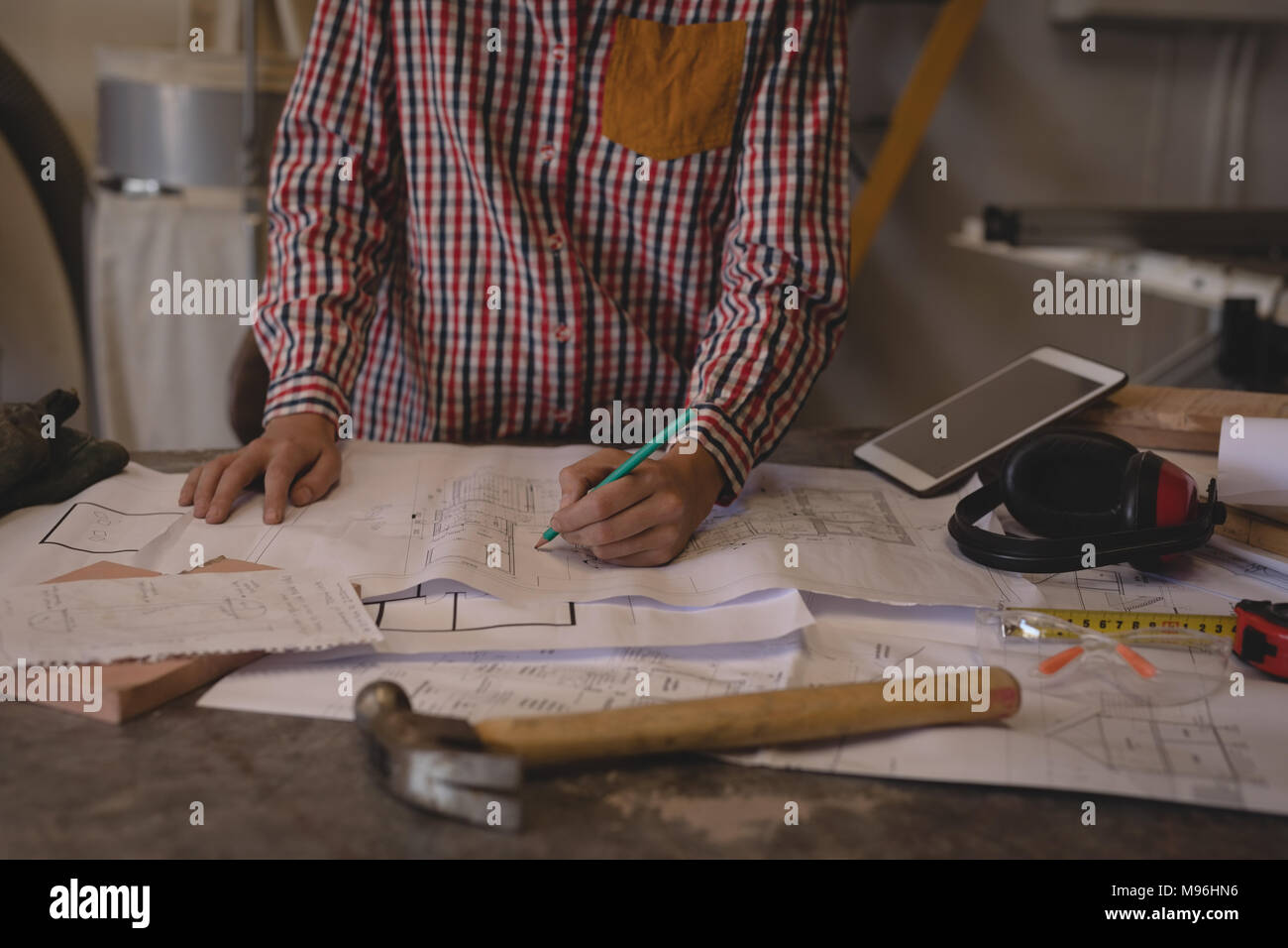 Pc workshop hi-res stock photography and images - Alamy
