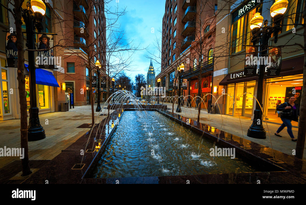 Downtown Salt Lake City Utah After Dark Stock Photo Alamy downtown-salt-lake-city-utah-after-dark-stock-photo-alamy