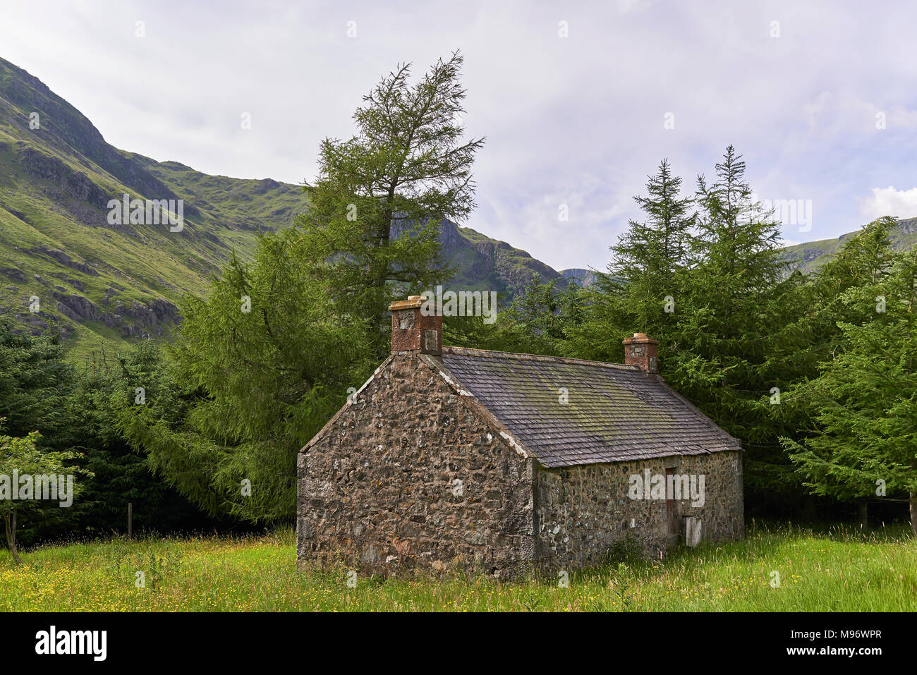 Glen doll bothy hires stock photography and images Alamy