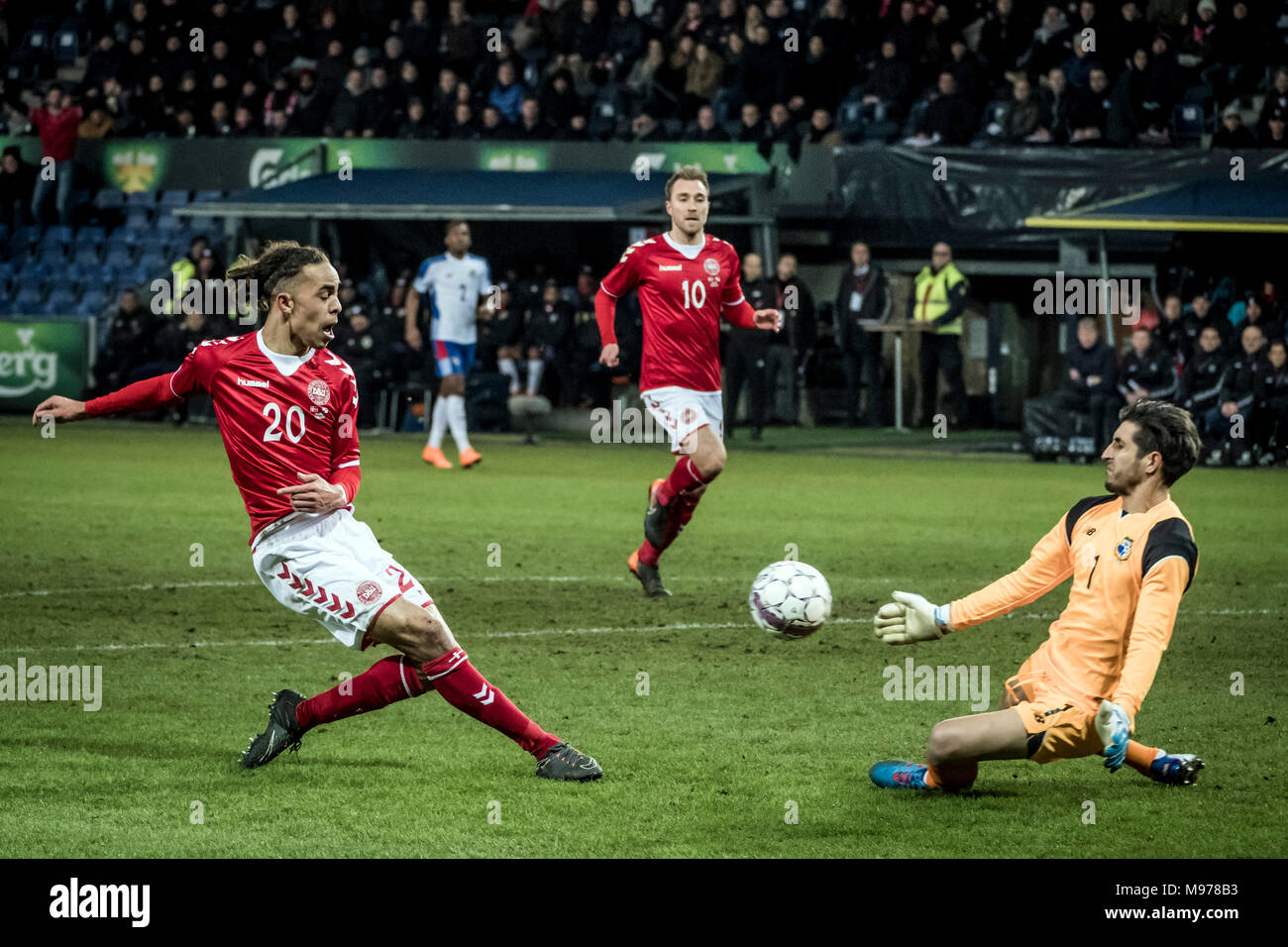 Denmark, Brøndby - March 22, 2018. Yussuf Poulsen (20) of Denmark seen against Panama goalkeeper Jaime Penedo (1) during the football friendly between Denmark and Panama at Brøndby Stadion. (Photo credit: Gonzales Photo - Kim M. Leland). Credit: Gonzales Photo/Alamy Live News Stock Photo