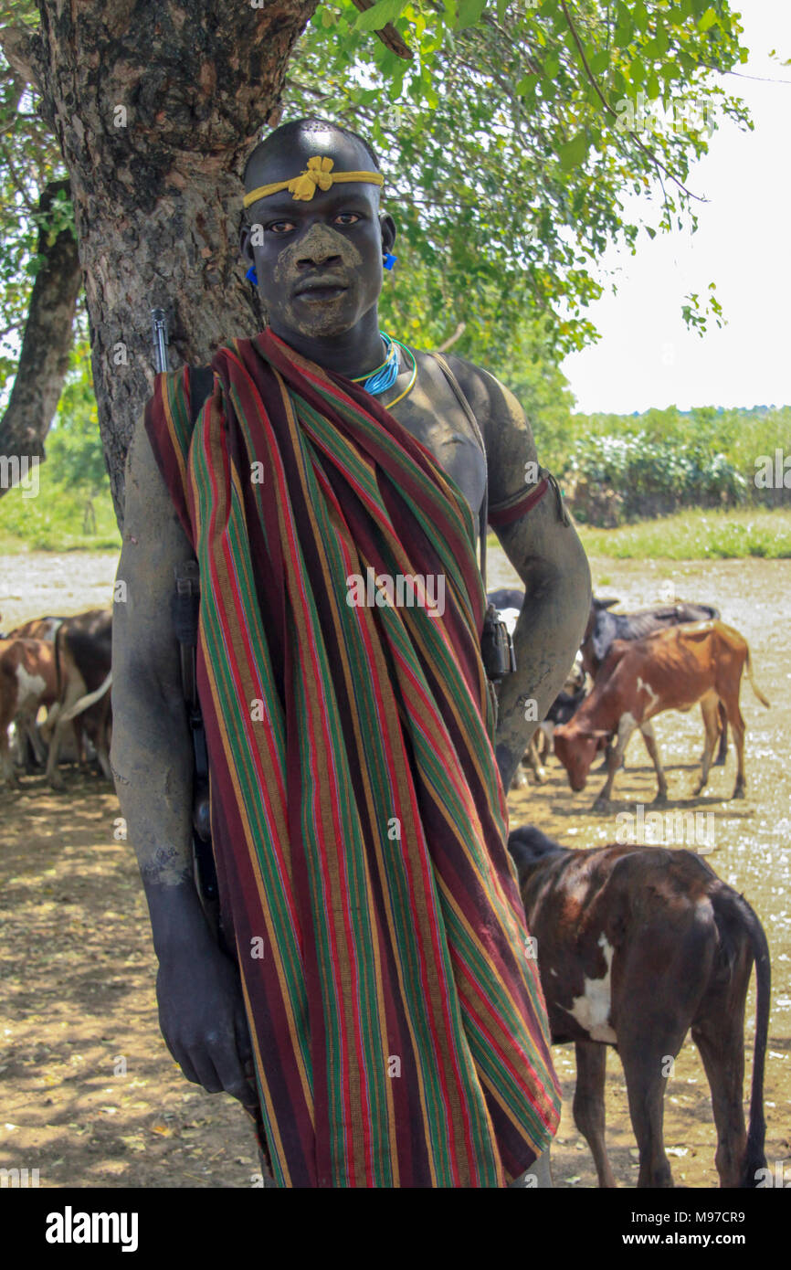 Africa, Ethiopia, Debub Omo Zone, Mursi tribesman. A nomadic cattle herder ethnic group located in Southern Ethiopia, close to the Sudanese border. A  Stock Photo