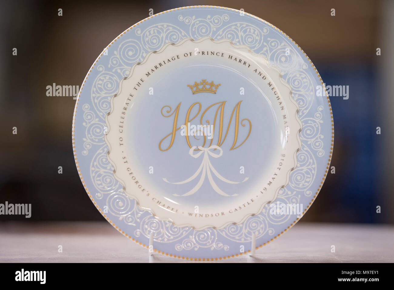 The official plate for the official Royal collection Trust's
