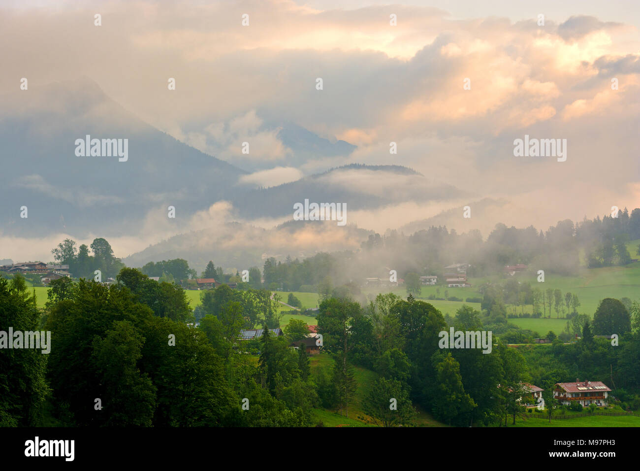 Mountain sunrise scenery hi-res stock photography and images - Alamy