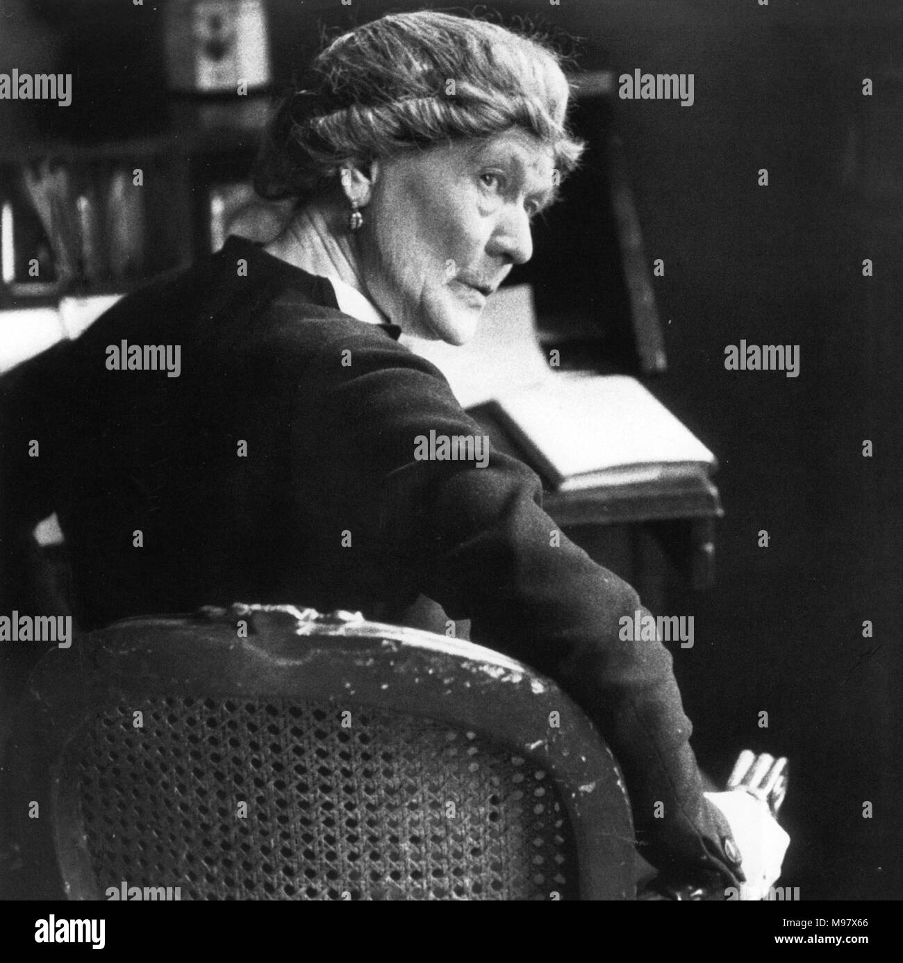 IVY COMPTON-BURNETT (1884-1969) English novelist Stock Photo