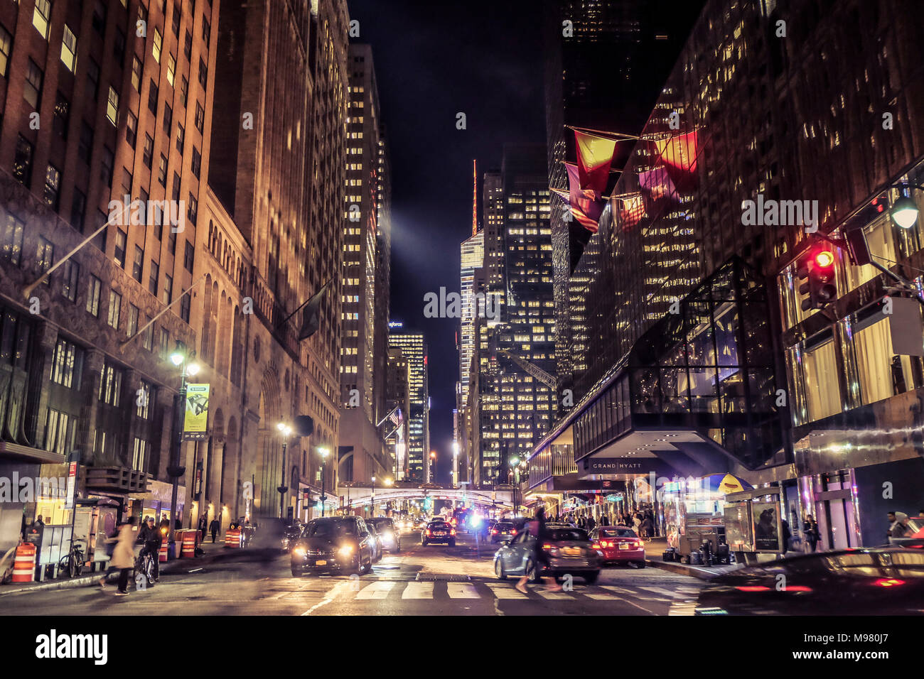 Usa New York City Street Scene At Night Stock Photo Alamy