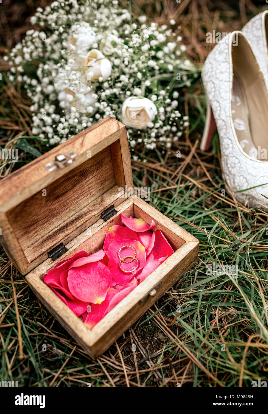 Rings with shop flowers inside