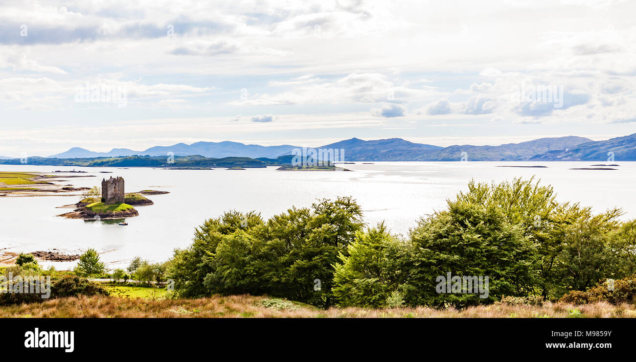 Schottland, Loch Laich, Castle Stalker, Burg, Schloss, mittelalterlicher Wohnturm Stock Photo